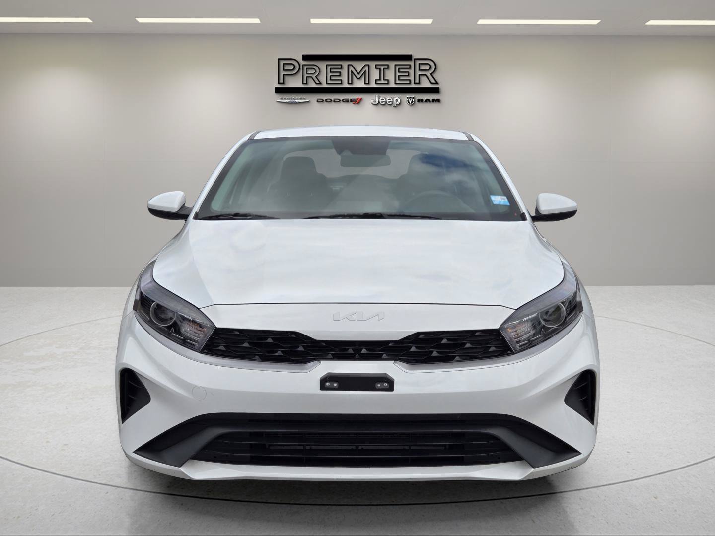 Used 2024 Snow White Pearl Kia LXS image 2