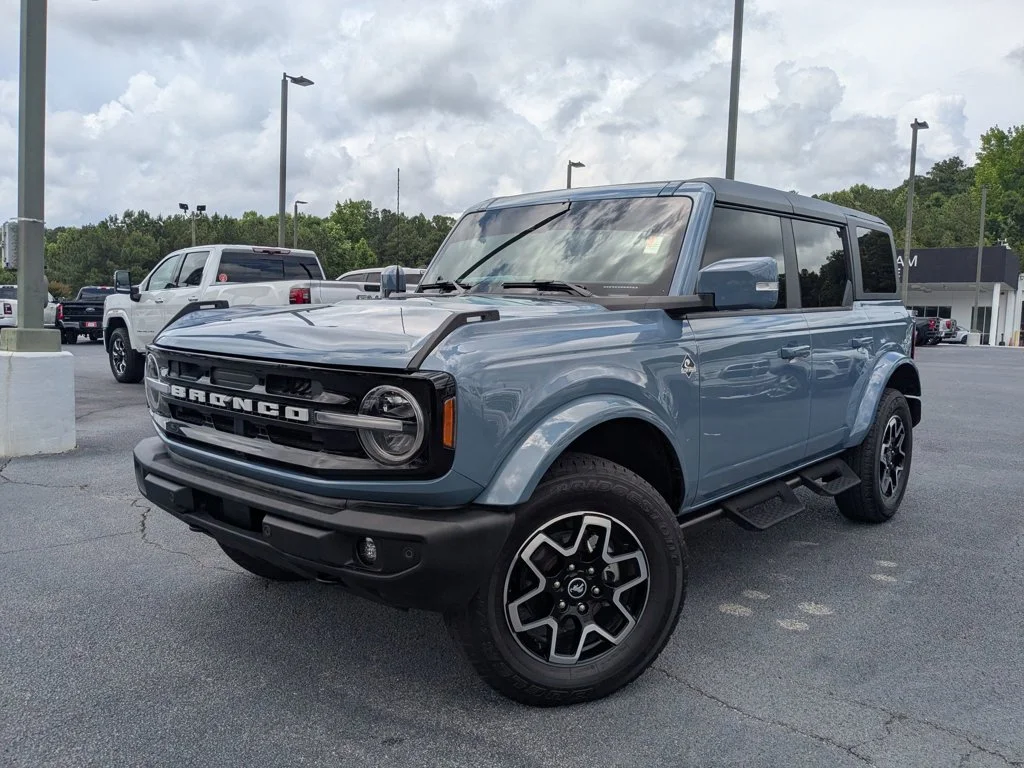 Used 2024  Ford Outer Banks image 1