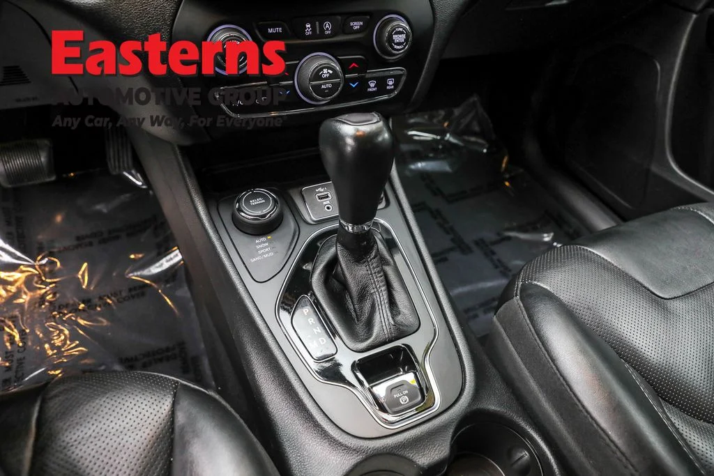 Used 2023 Gray Jeep Altitude image 21