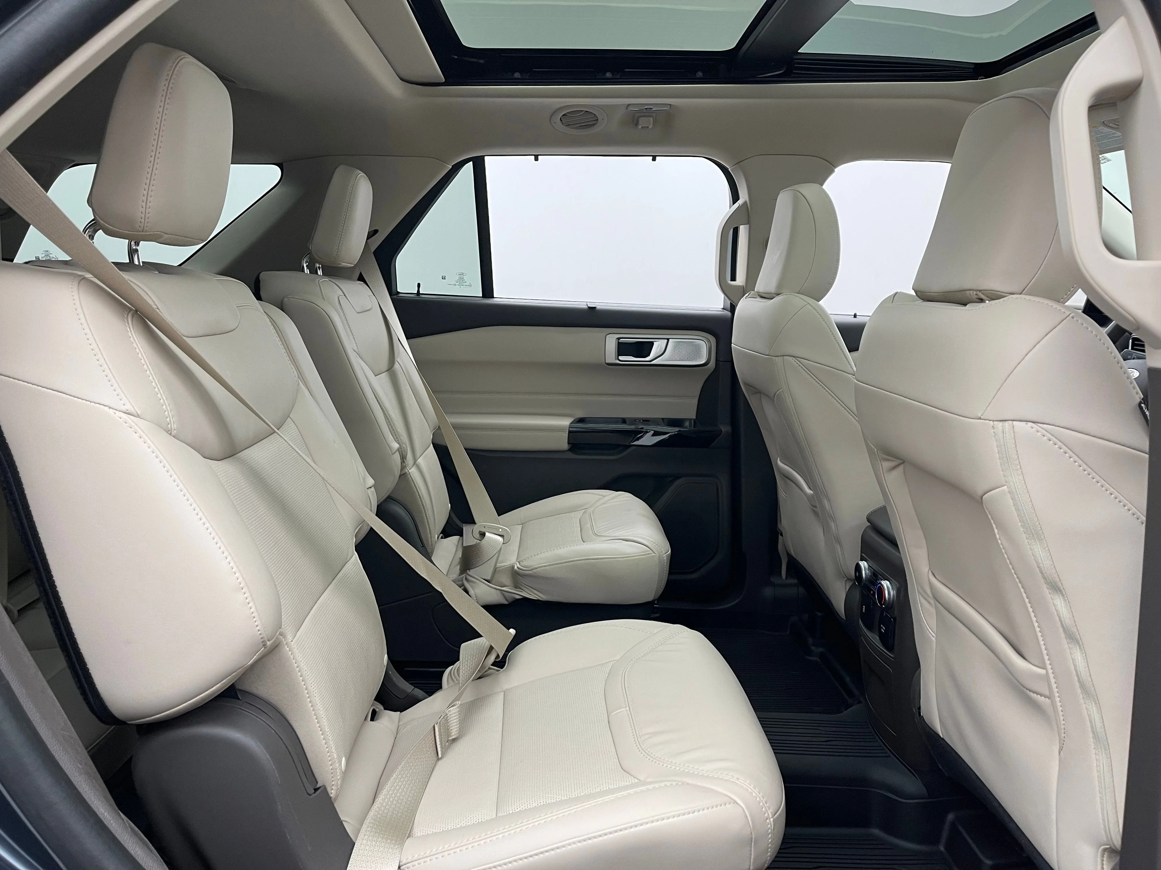 Used 2024 Blue Metallic Ford Platinum image 38