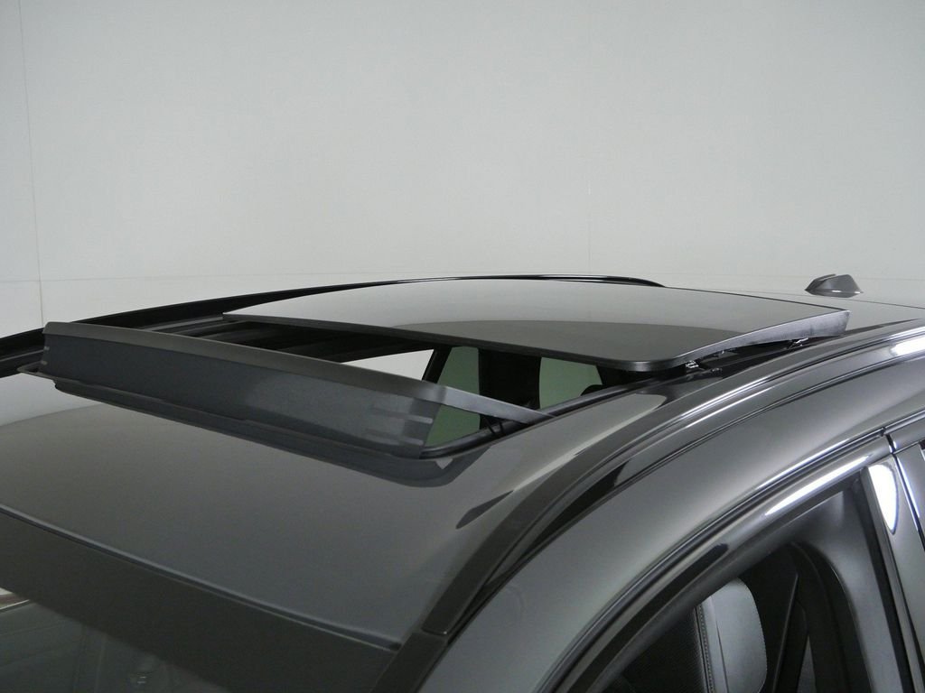 New 2026 Dravit Grey Metallic BMW xDrive40i image 17