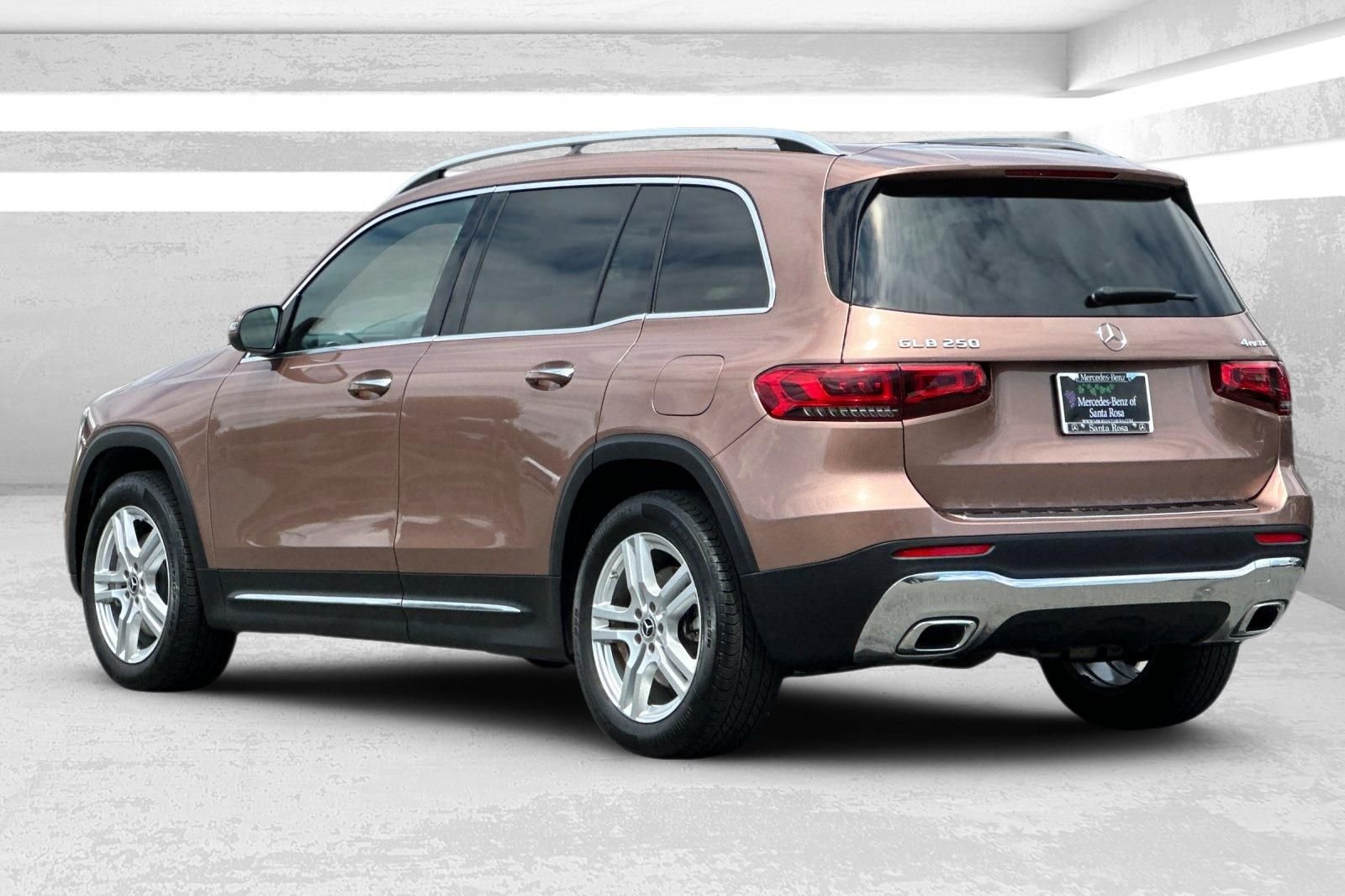 Used 2022 Gold Mercedes-Benz GLB 250 image 6