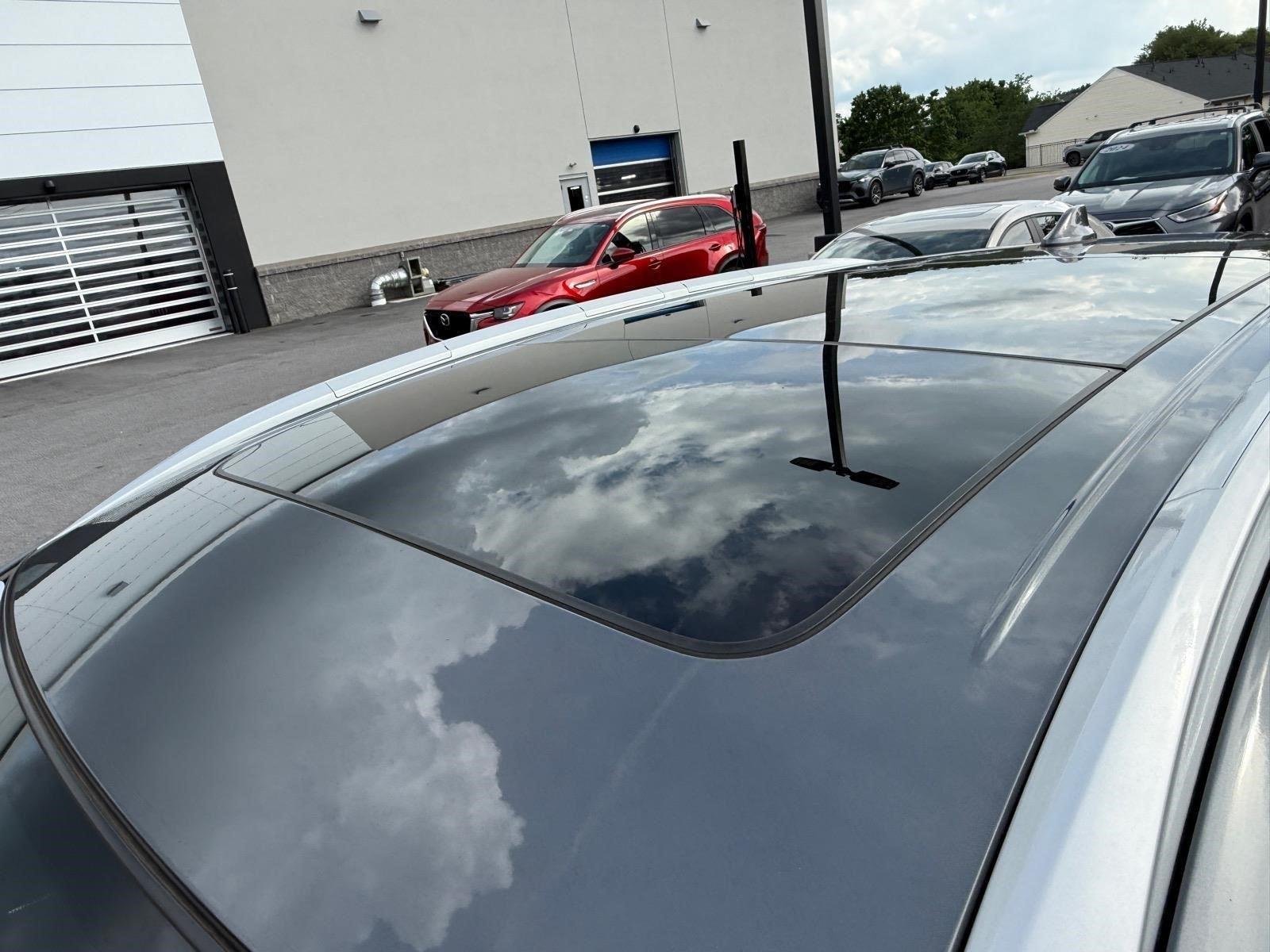 Used 2017 Brilliant Silver Metallic Nissan Platinum image 17