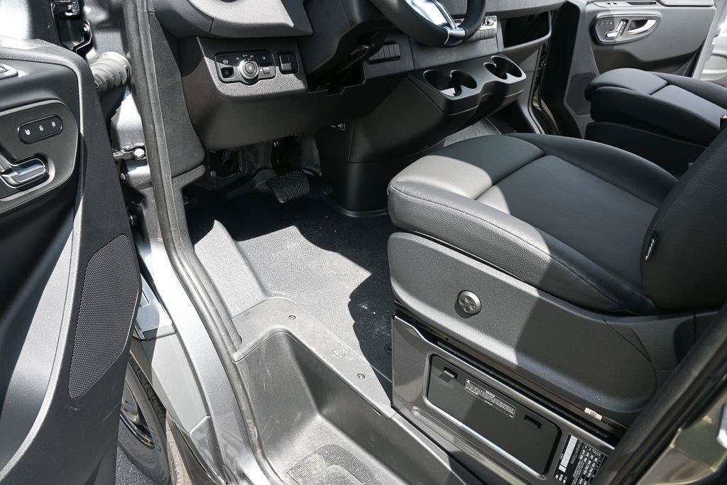 New 2026 Selenite gray metallic Mercedes-Benz 2500 Standard Roof I4 Diesel HO 144" RWD image 42
