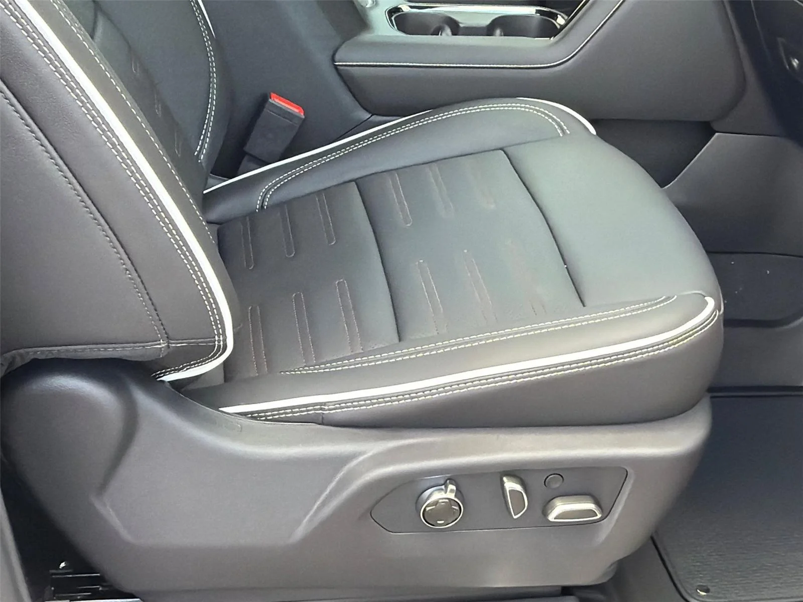 2026 GMC Sierra 2500HD AT4X - Photo 9