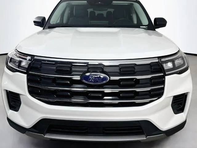 New 2026 Star White Metallic Tri-Coat Ford Active image 34