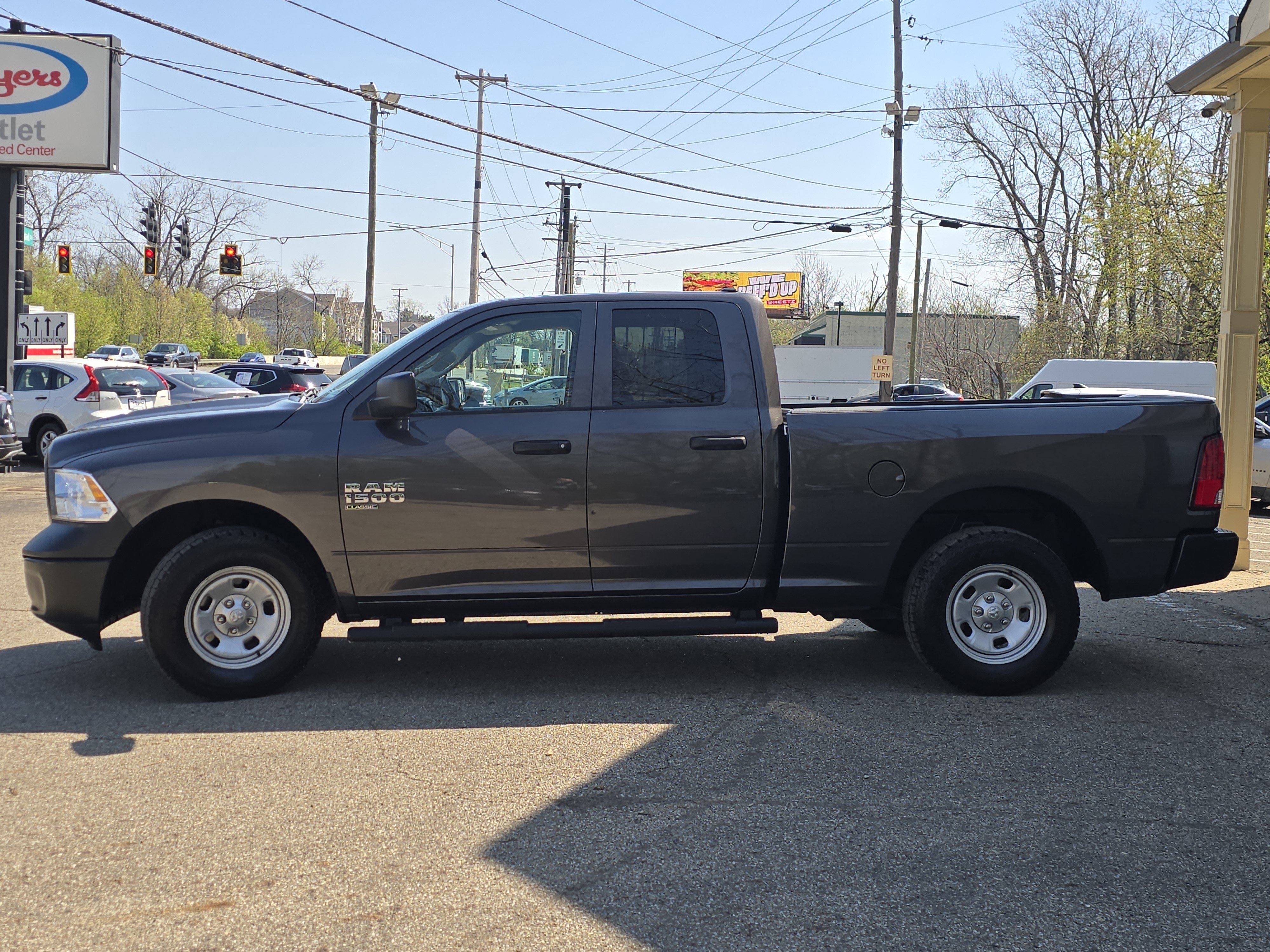 Used 2024 Granite Crystal Metallic Clearcoat Ram Tradesman image 4