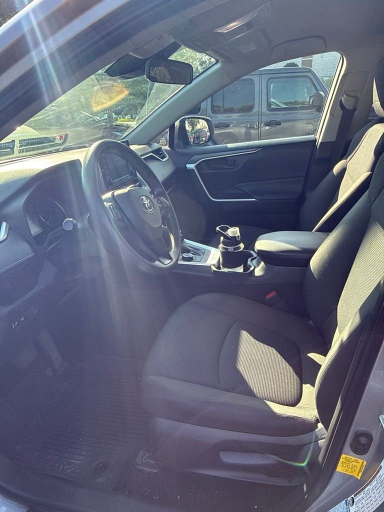 Used 2022 Silver Toyota LE image 6