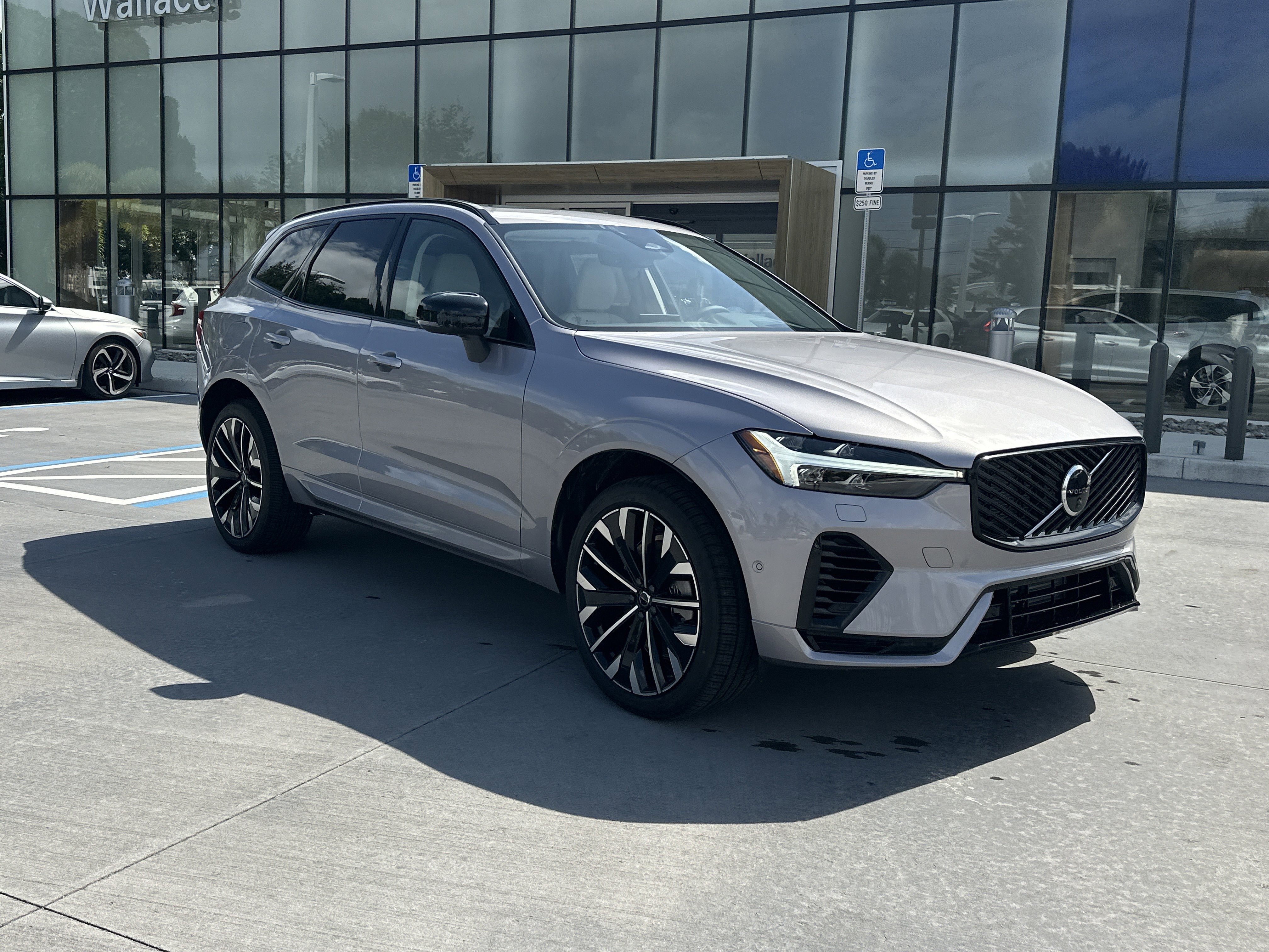 New 2026 Aurora Silver Volvo Ultra image 5