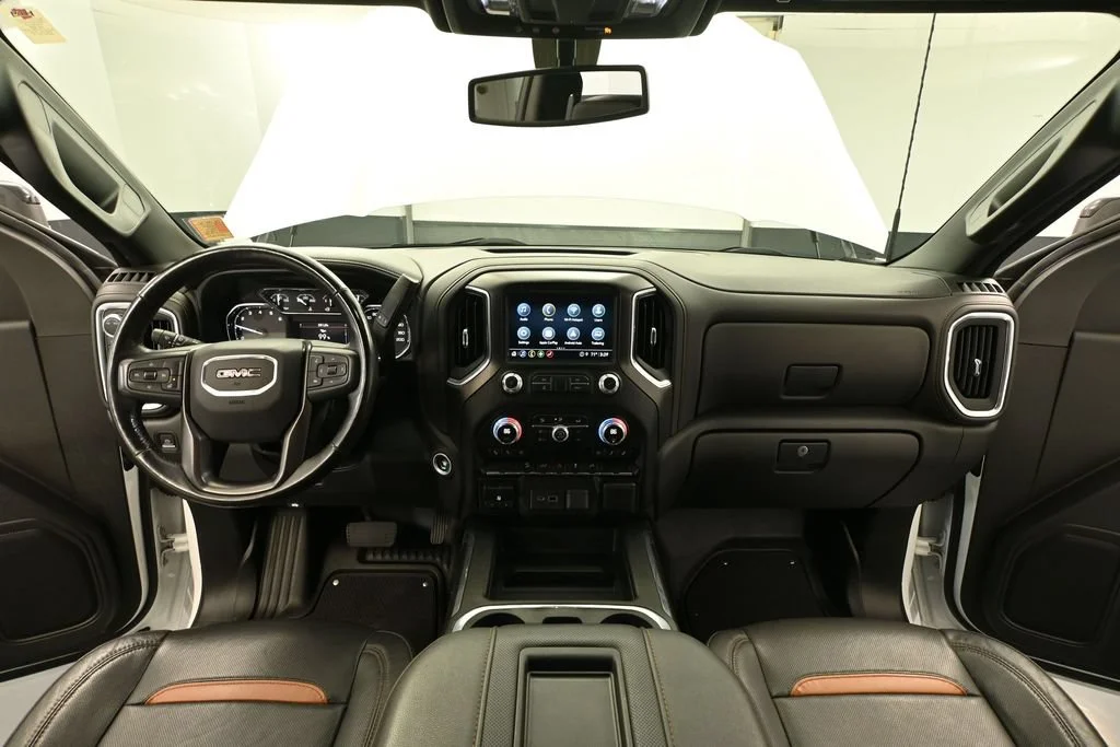 Used 2022 White GMC AT4 image 19