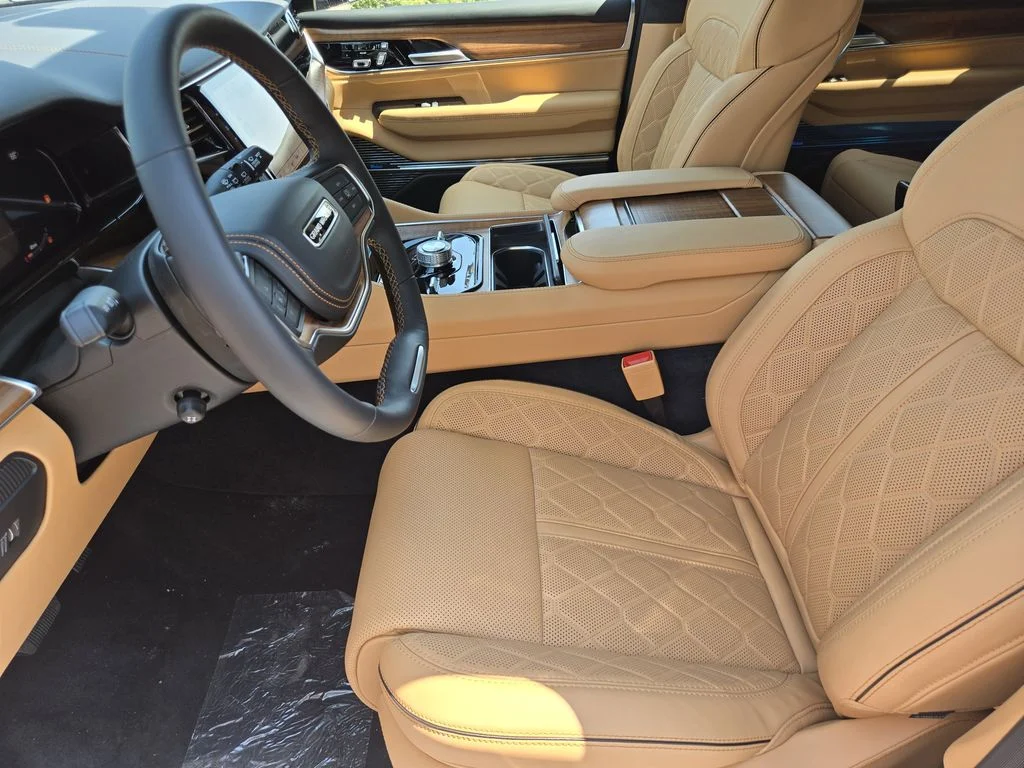 New 2026 Bright White Clearcoat Jeep Summit Reserve image 13