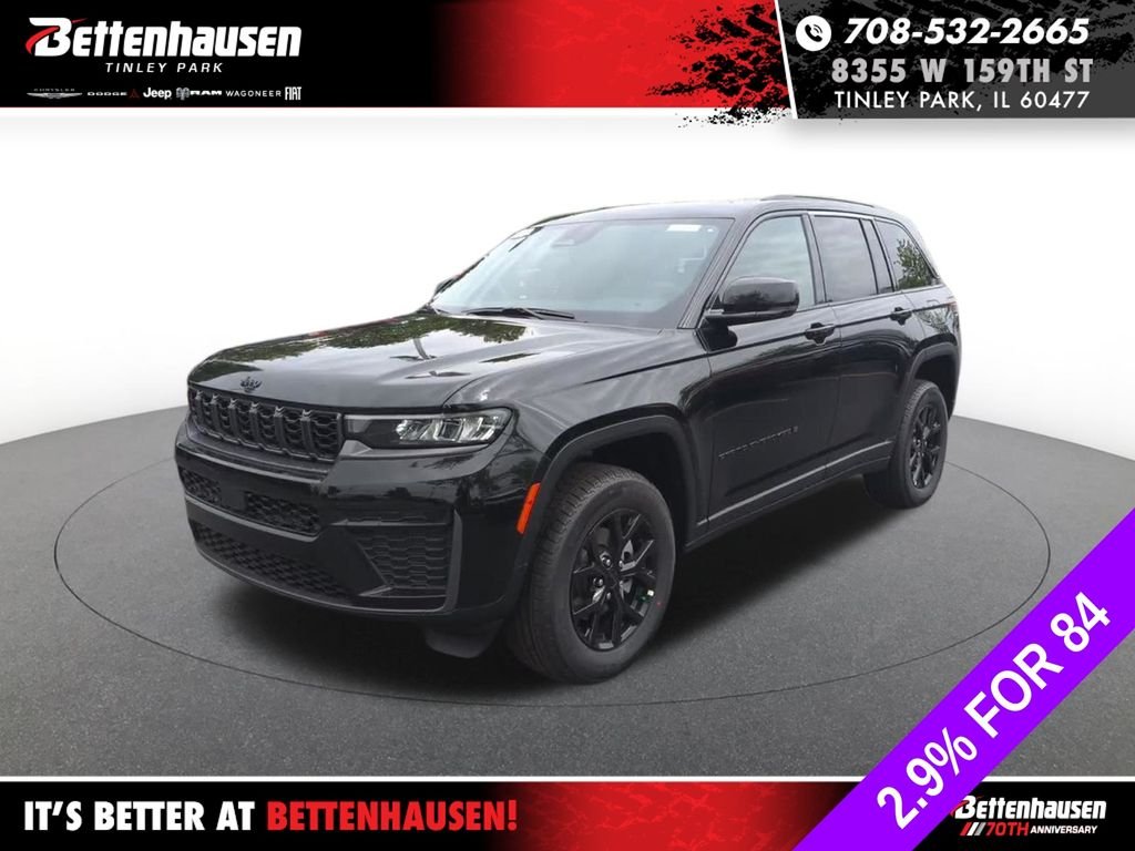 New 2026 Diamond Black Crystal Pearl-Coat Exterior Paint Jeep Laredo image 1