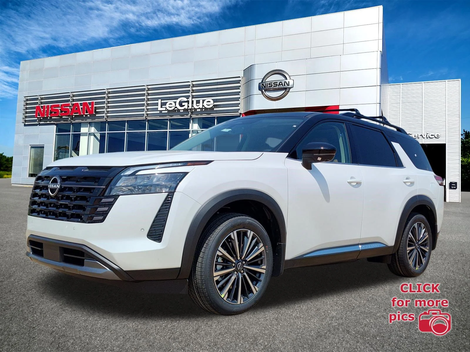 2026 Nissan Pathfinder Platinum 2WD's photo
