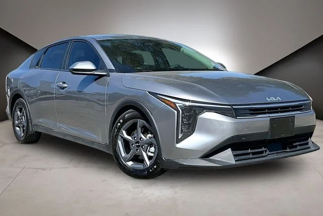 Used 2025 Kia K4 LXS with VIN 3KPFT4DE3SE012362 for sale in White Settlement, TX
