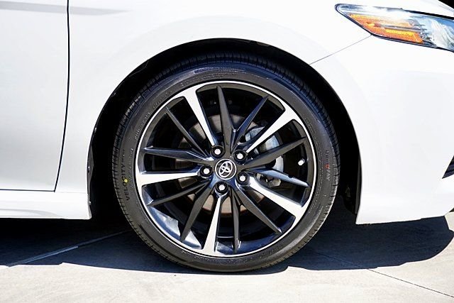 Used 2019 Beige Toyota XSE V6 image 14