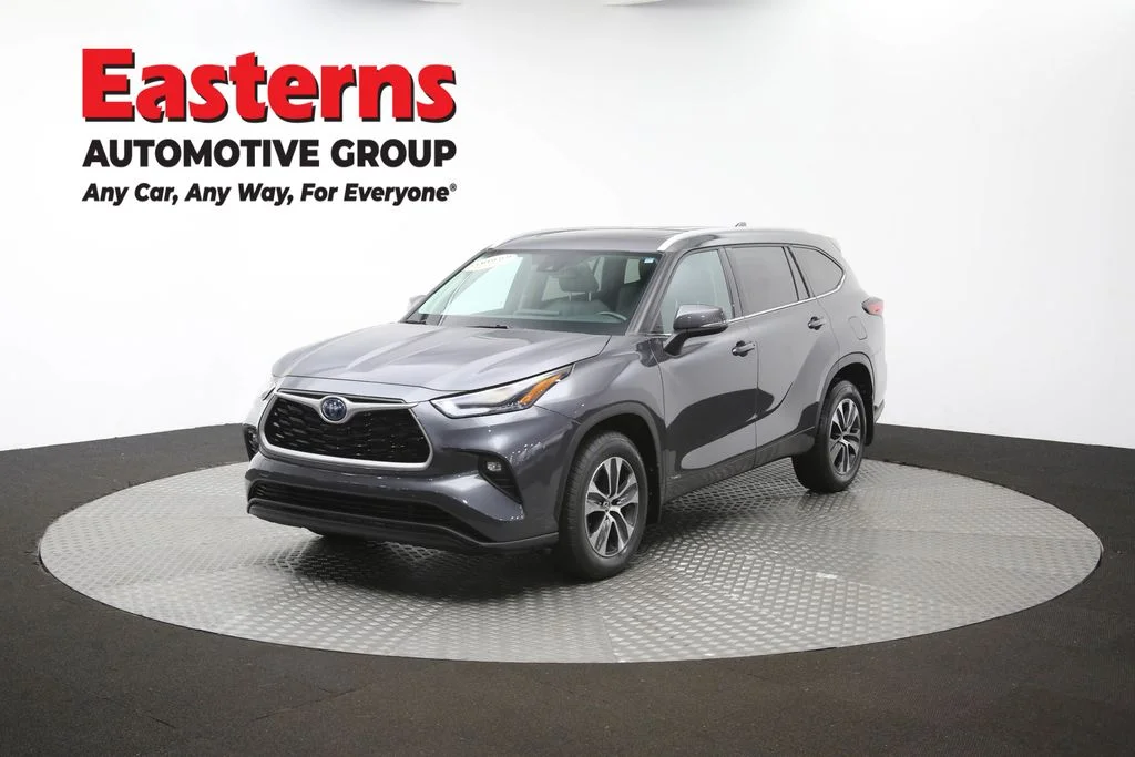 Used 2022 Gray Toyota XLE image 57
