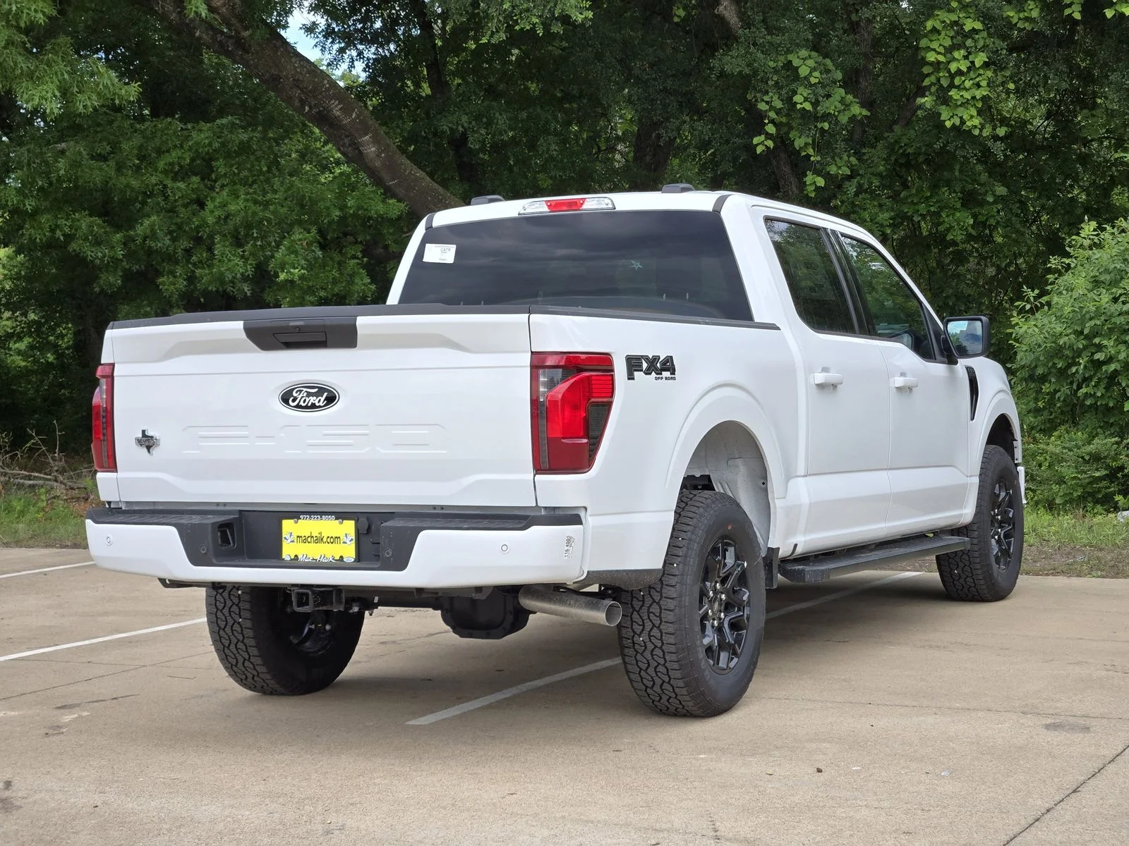 New 2026 Oxford White Ford XLT image 4