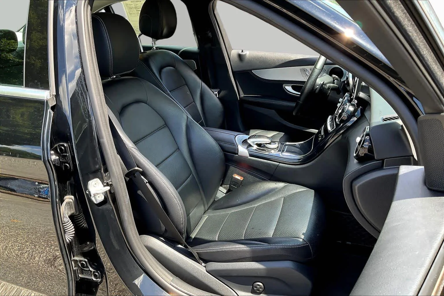Used 2015 Obsidian Black Metallic Mercedes-Benz C 300 image 17