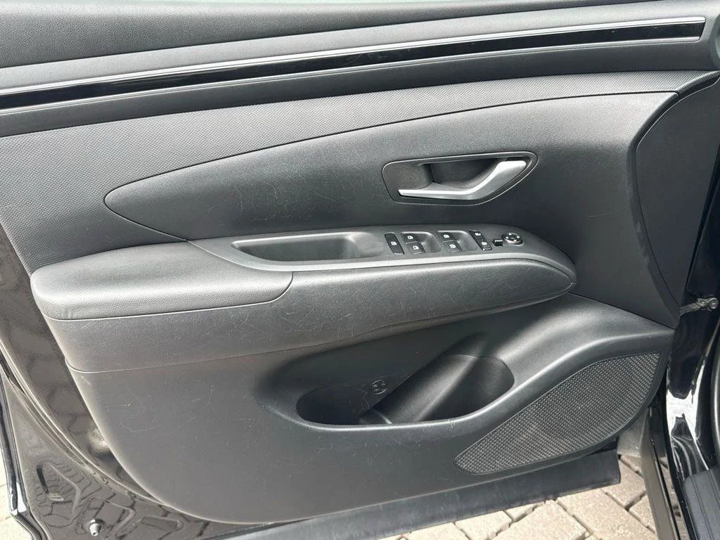 Used 2023 Black Hyundai SEL image 13