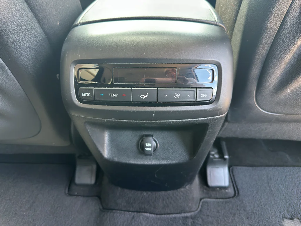Used 2022  Hyundai SEL image 33