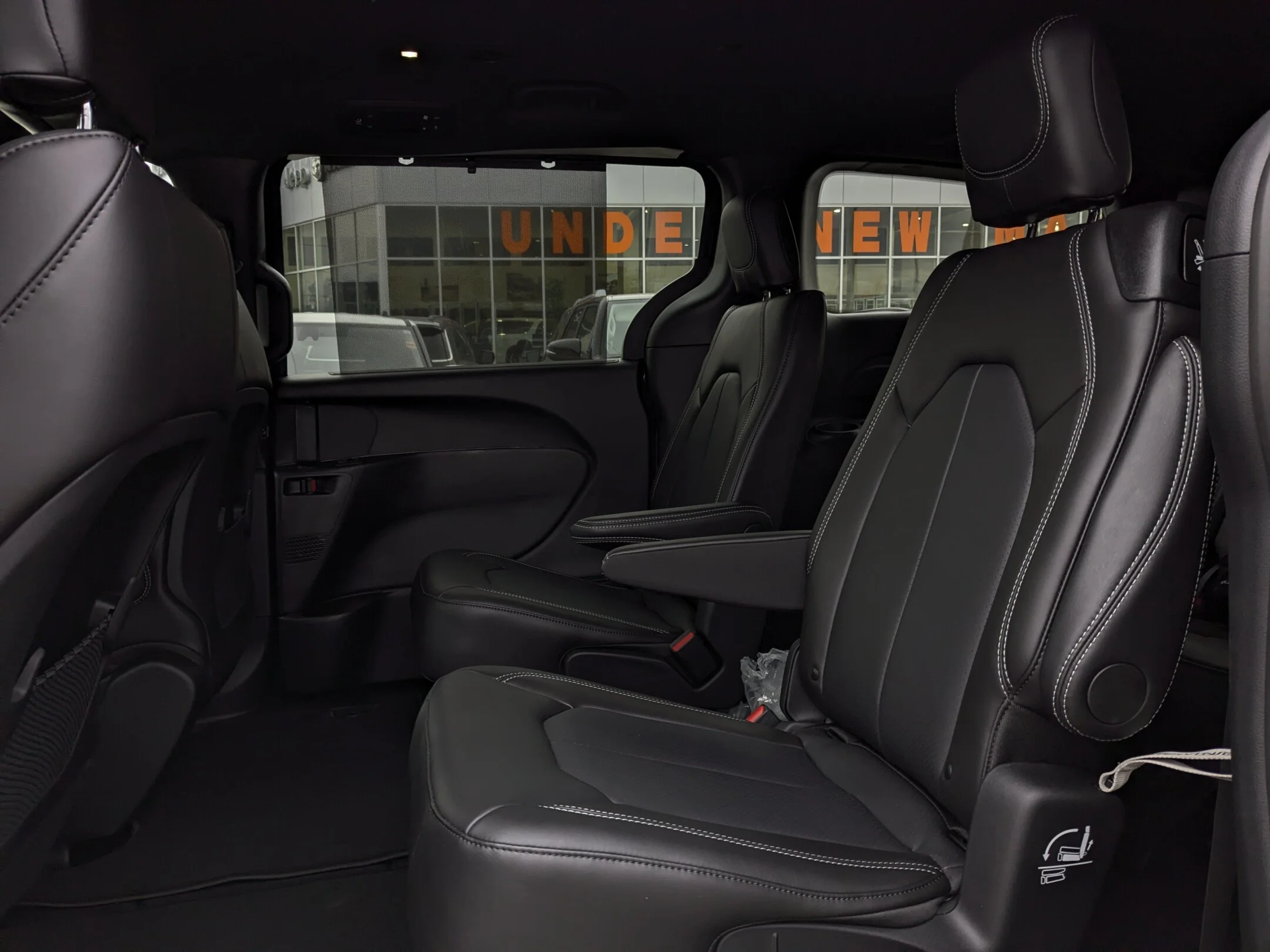 New 2026 Black Chrysler SXT - - FWD - Power Liftgate - Power Sliding Doors - Leather & More! image 28