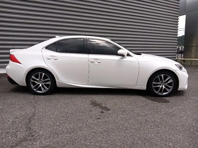 Used 2018 Lexus IS 300 with VIN JTHBA1D29J5066704 for sale in Fort Payne, AL