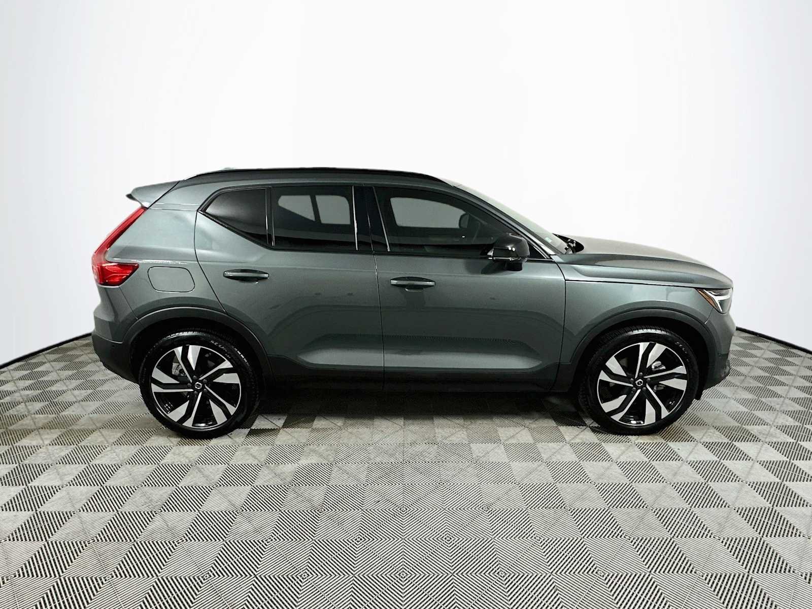 2026 Volvo XC40 Ultra - Photo 8