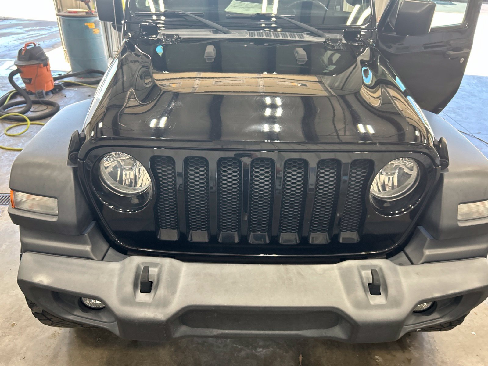 Used 2018 Black Jeep Unlimited Sport S image 19