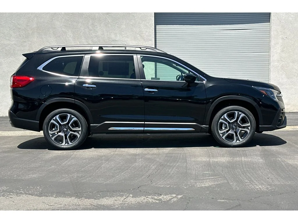 New 2026 CRYSTAL BLACK SILICA Subaru Touring 7-Passenger image 2