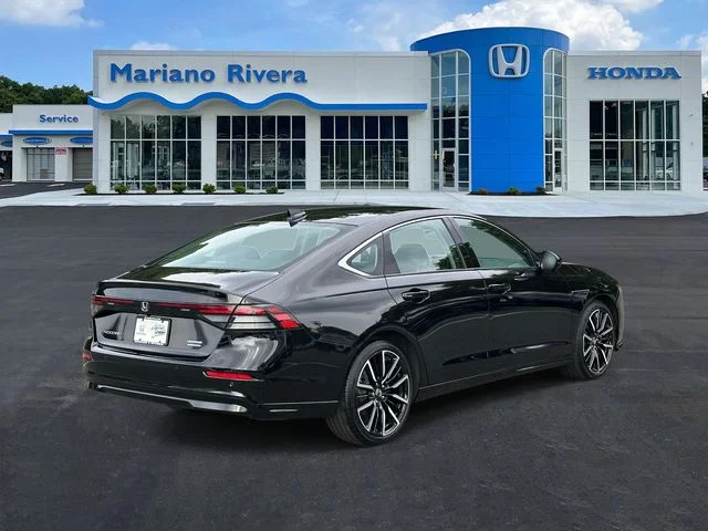 Certified Used 2023 Crystal Black Pearl Honda Touring image 7