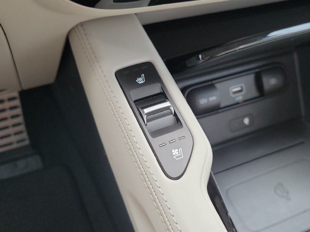 Certified Used 2022 Gravity Gray Kia SX image 38