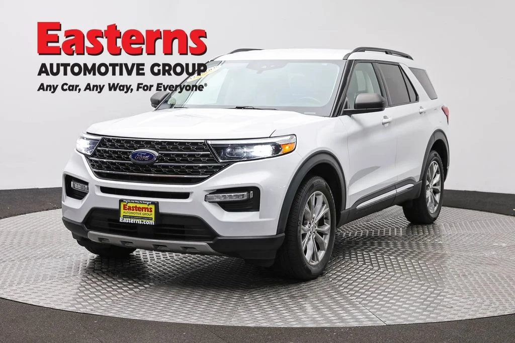 Used 2022 White Ford XLT image 1