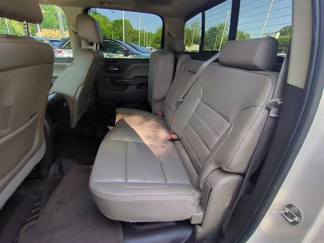Used 2015 White GMC Denali image 32