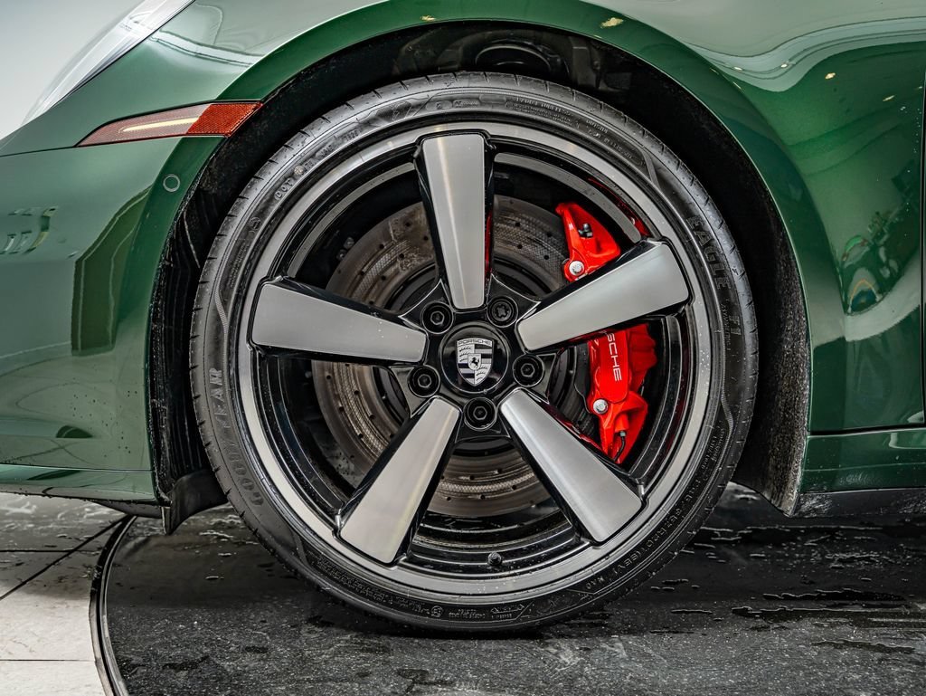 New 2026 Oak Green Metallic Neo Porsche Carrera 4S image 13