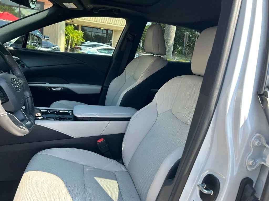 Certified Used 2024 White Lexus 350h Premium image 14