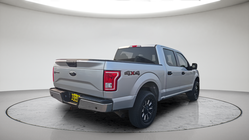 Used 2017 Silver Ford XLT image 7