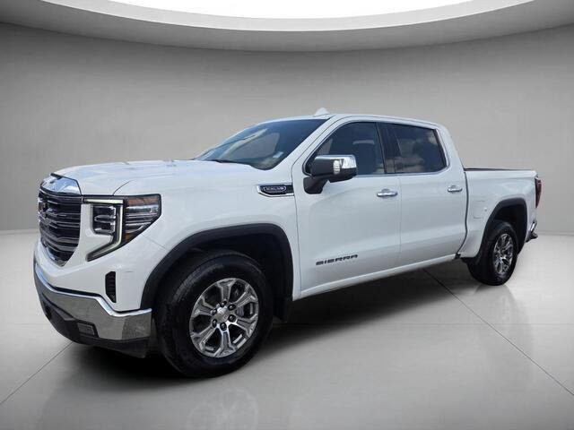 Used 2025 Summit White GMC SLT image 1