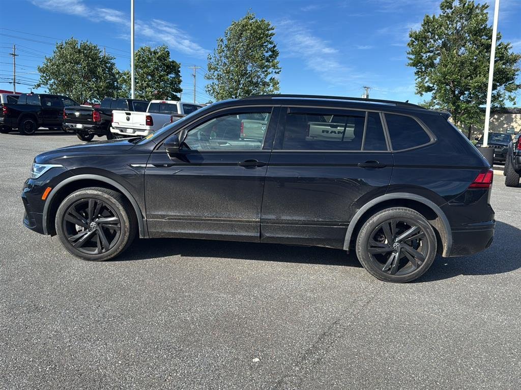 Used 2023 Deep Black Pearl Volkswagen SE R-Line Black image 4