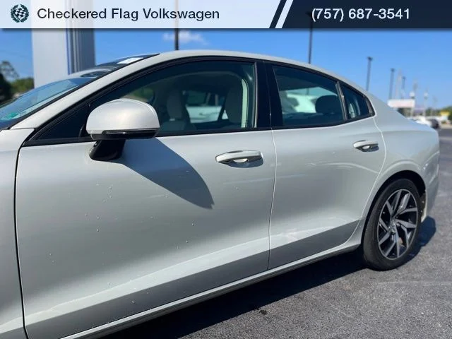 Used 2020 Birch Light Metallic Volvo T5 Momentum image 7