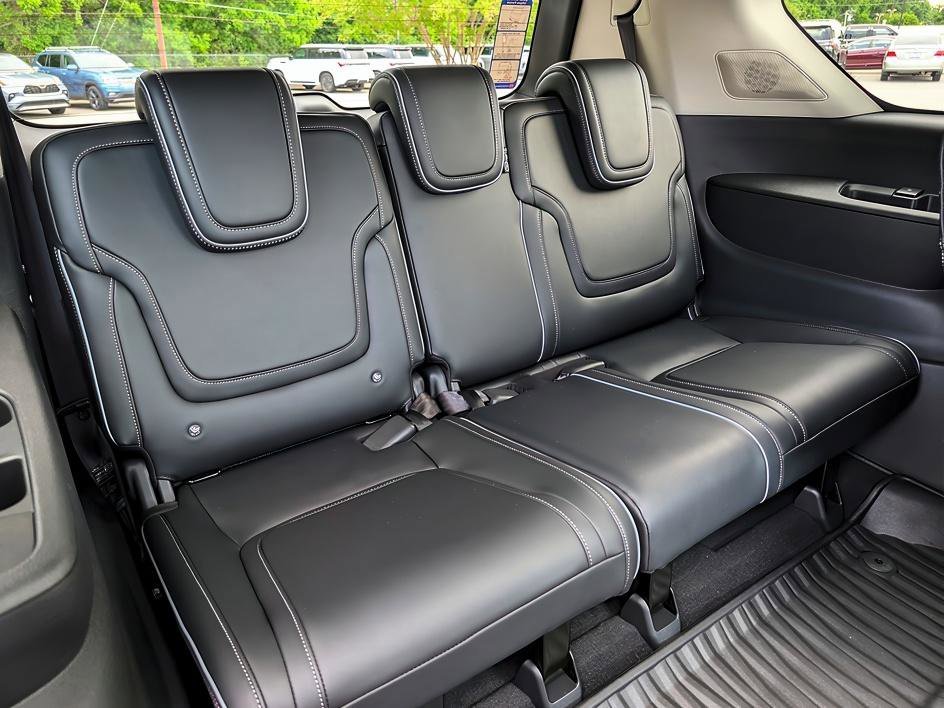 New 2026 Black Obsidian INFINITI LUXE image 23