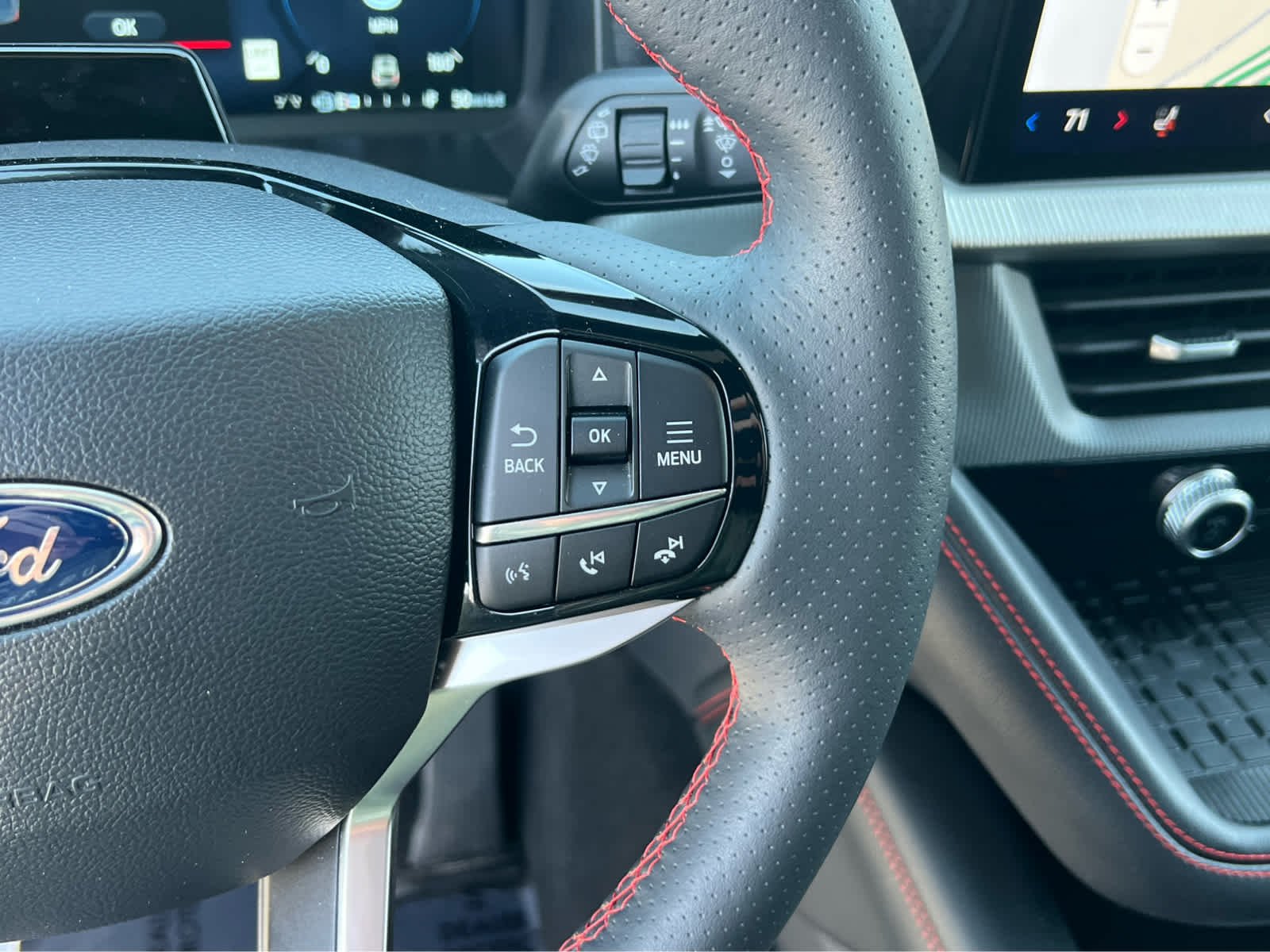 2025 Ford Explorer ST-LINE - Photo 36