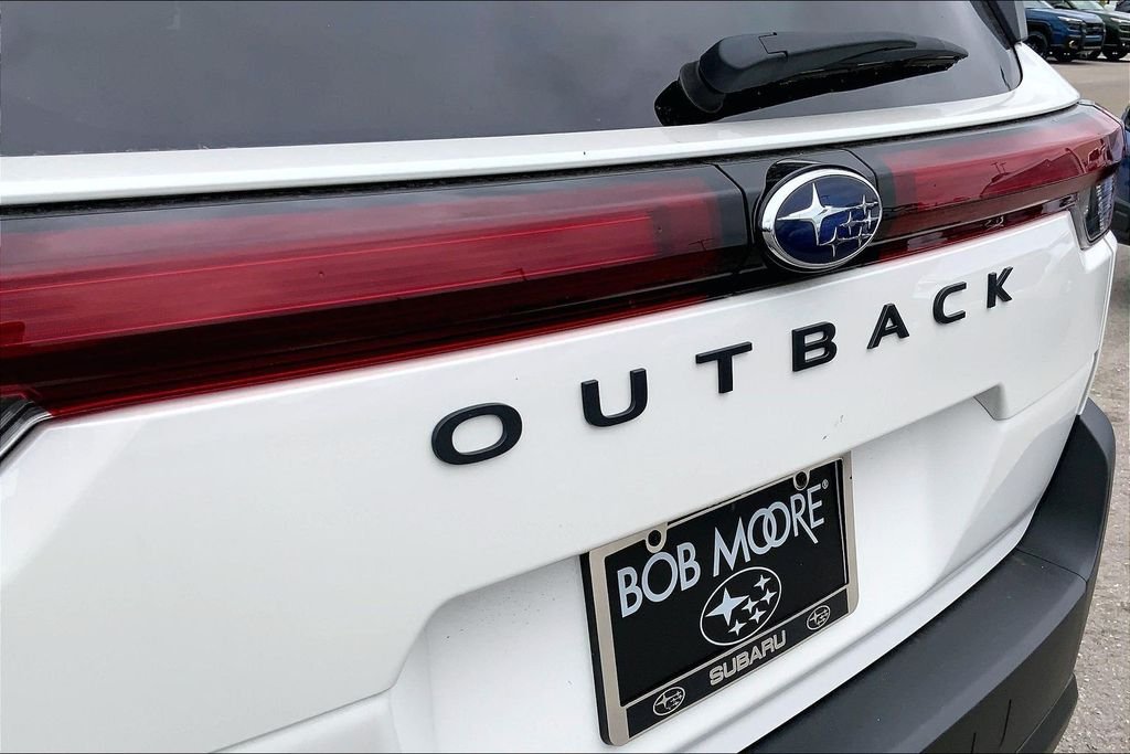 New 2026 CRYSTAL WHITE PEARL Subaru Limited image 8