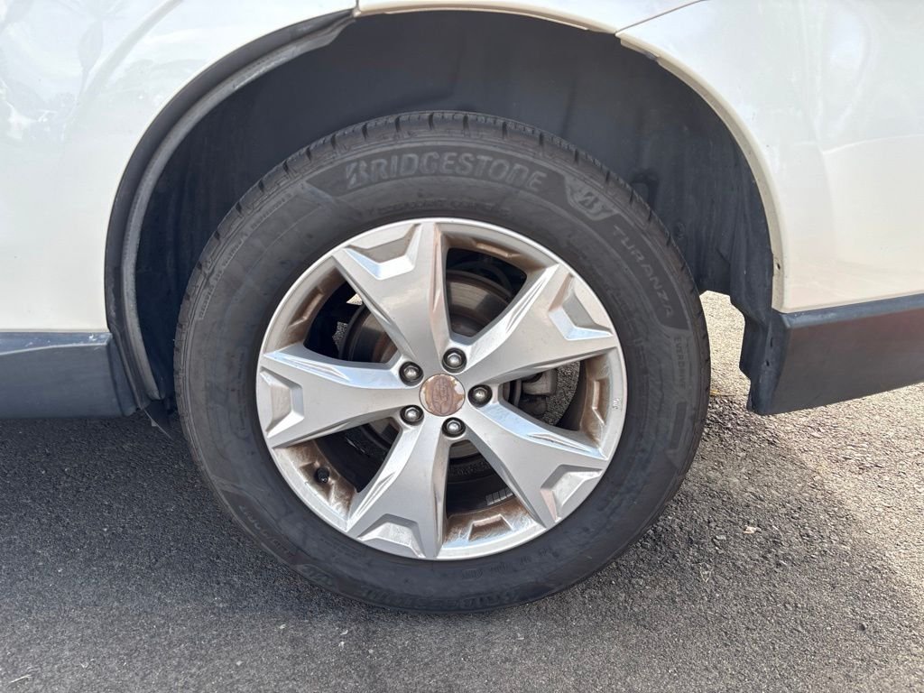 Used 2015 White Subaru 2.5i Limited image 11