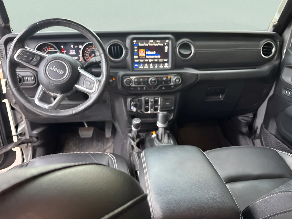 Used 2021 Gray Clearcoat Jeep Overland image 17