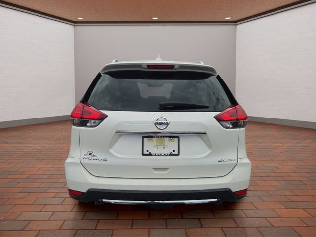 Used 2017 Pearl White Nissan SL image 33