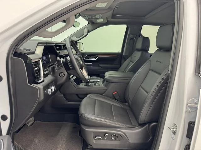 Used 2025 White Frost Tricoat GMC Denali image 18