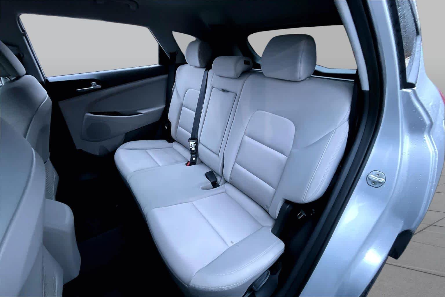 Used 2018 Molten Silver Hyundai SEL image 21