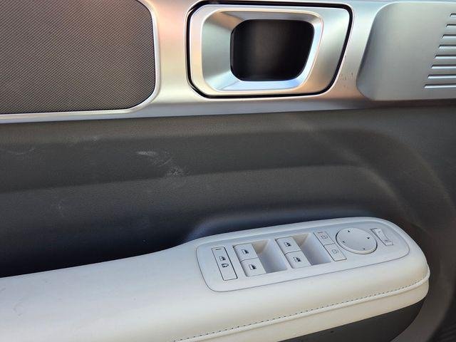 New 2027 Gray Hyundai SEL FWD image 28