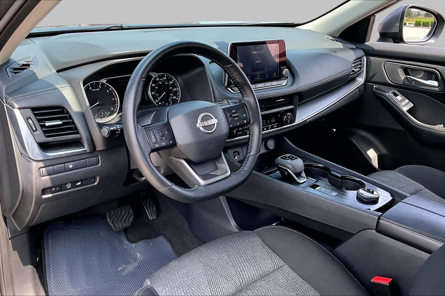 Used 2025 Gun Metallic Nissan SV image 17