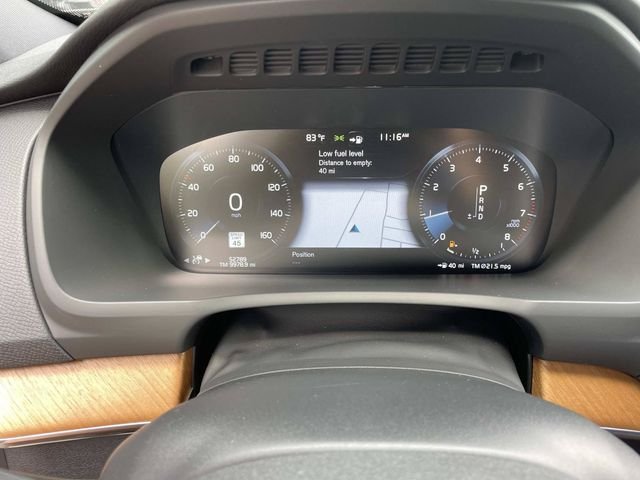 Certified Used 2022 Onyx Black Metallic Volvo T6 Momentum image 29